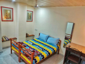 Ebony Room - Comfortable Suite